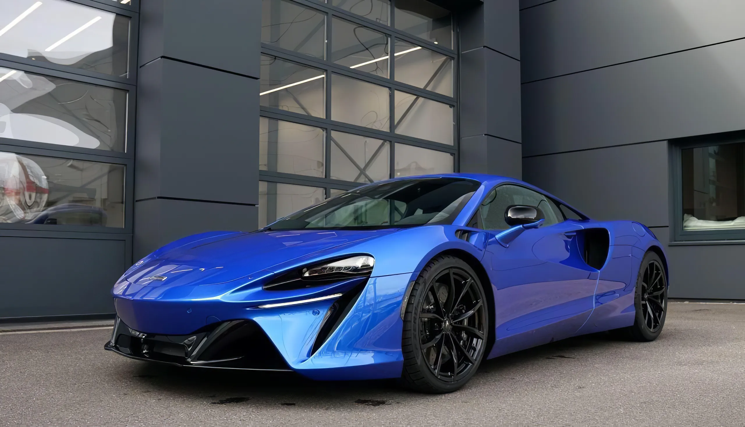 AX MOTORS Быстрая покупка McLaren Artura в Дубае