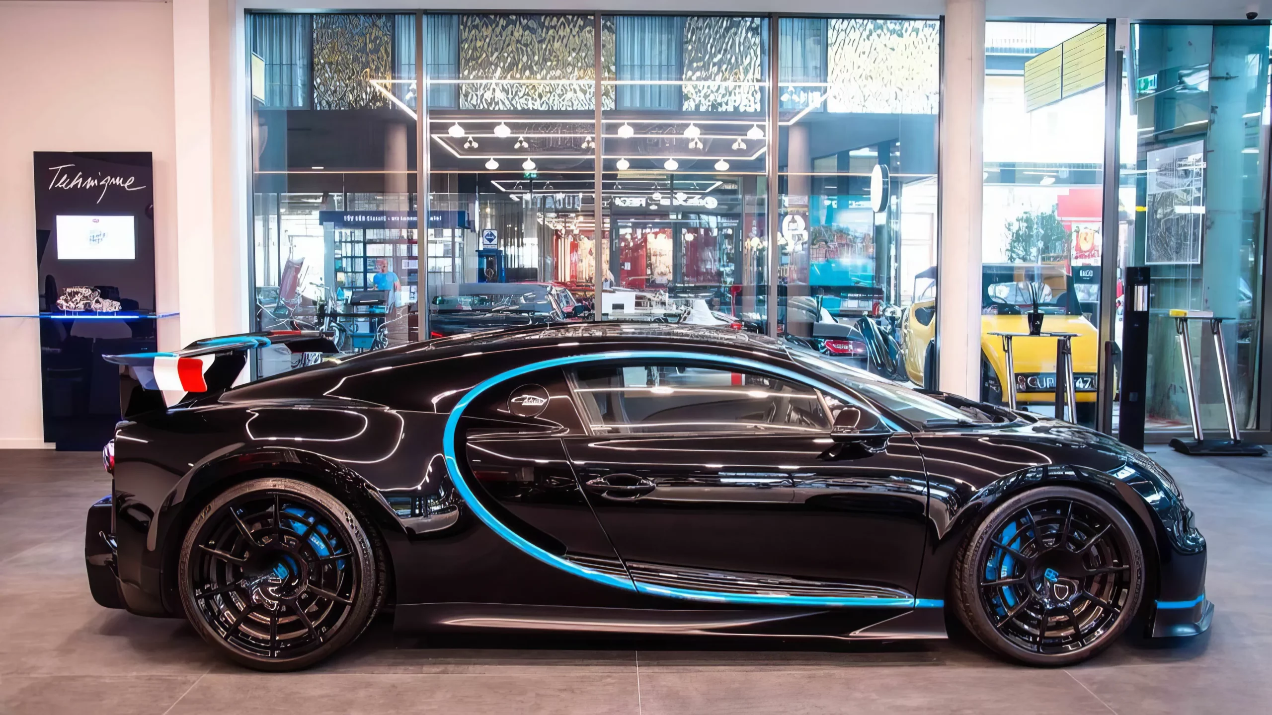 AX MOTORS Быстрая покупка Bugatti Chiron в Дубае