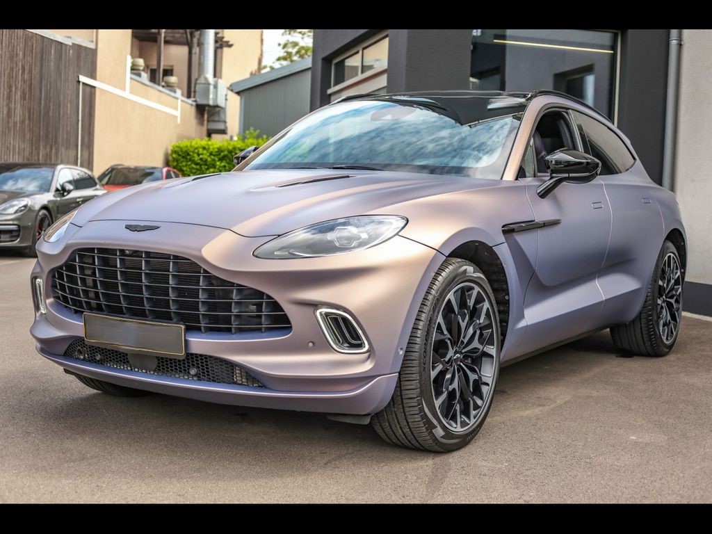  Aston Martin DBX